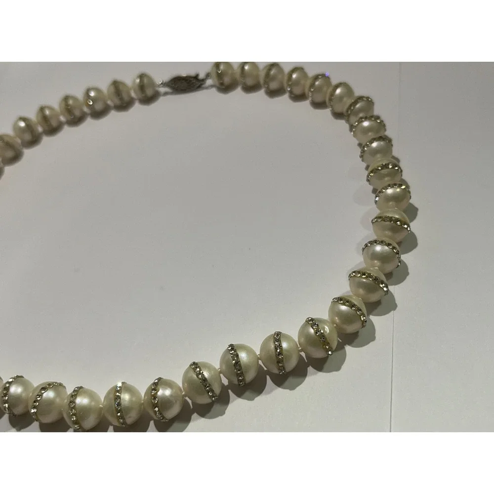 White Simulated‎ Pearl w/ Rhinestones Necklace middle 10 mm 18 inches Jewelry